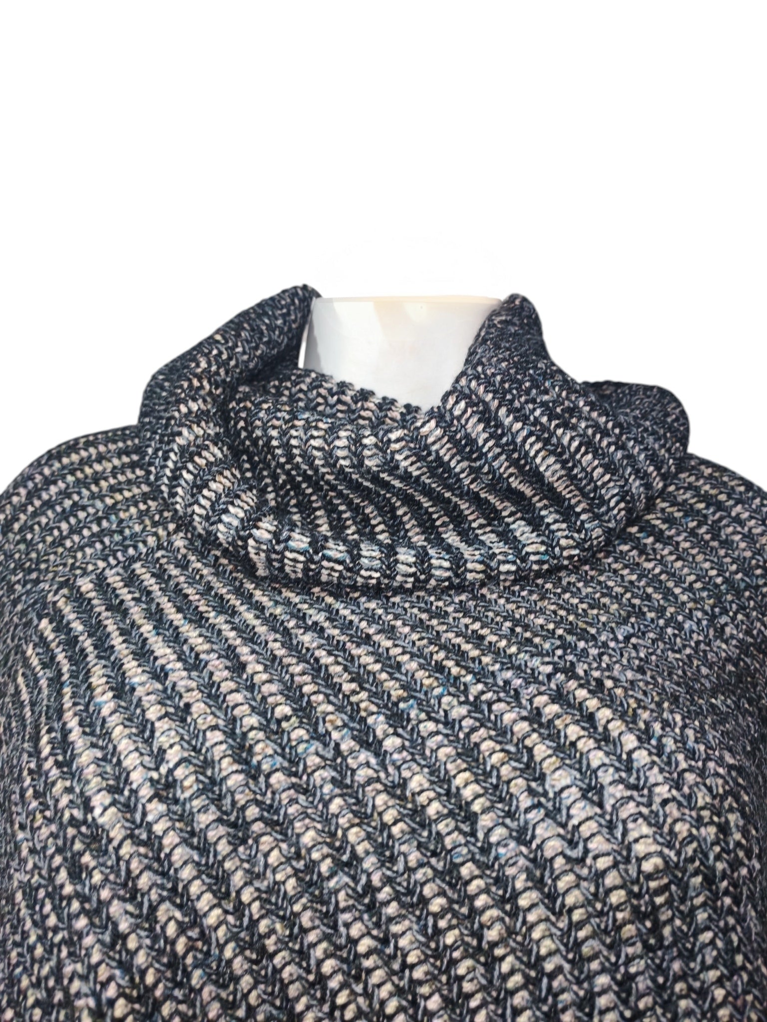 Poncho Cuello Alto