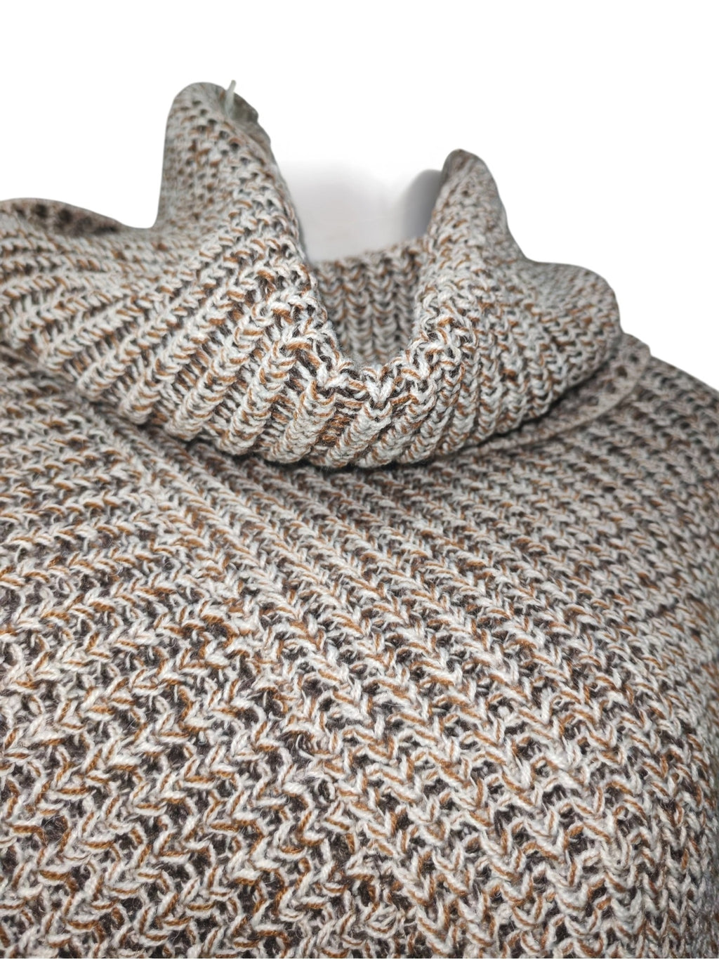 Poncho Cuello Alto